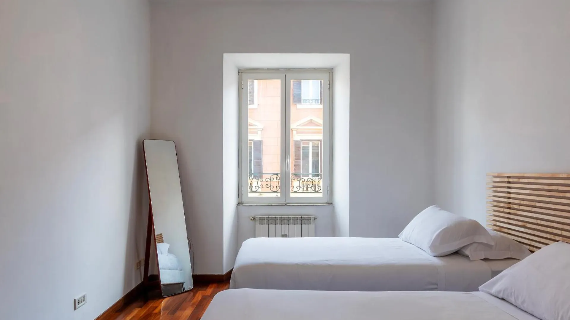 Piazza Alessandria - FromhometoRoma Itália
